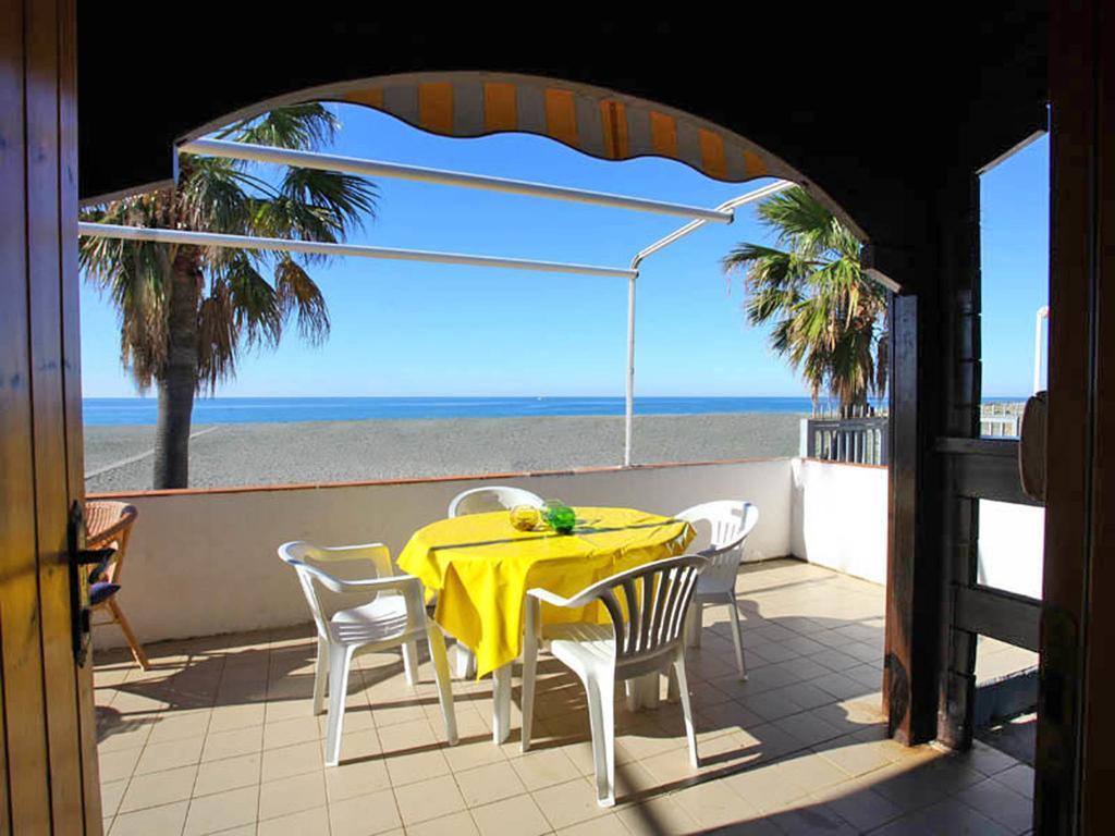 Villaggio La Bussola Paola Luaran gambar